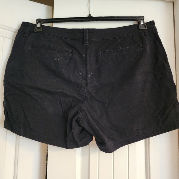 Womens St. John's Bay Mid Rise Secretly Slender 5" Chino Short - Picture 3 of 3